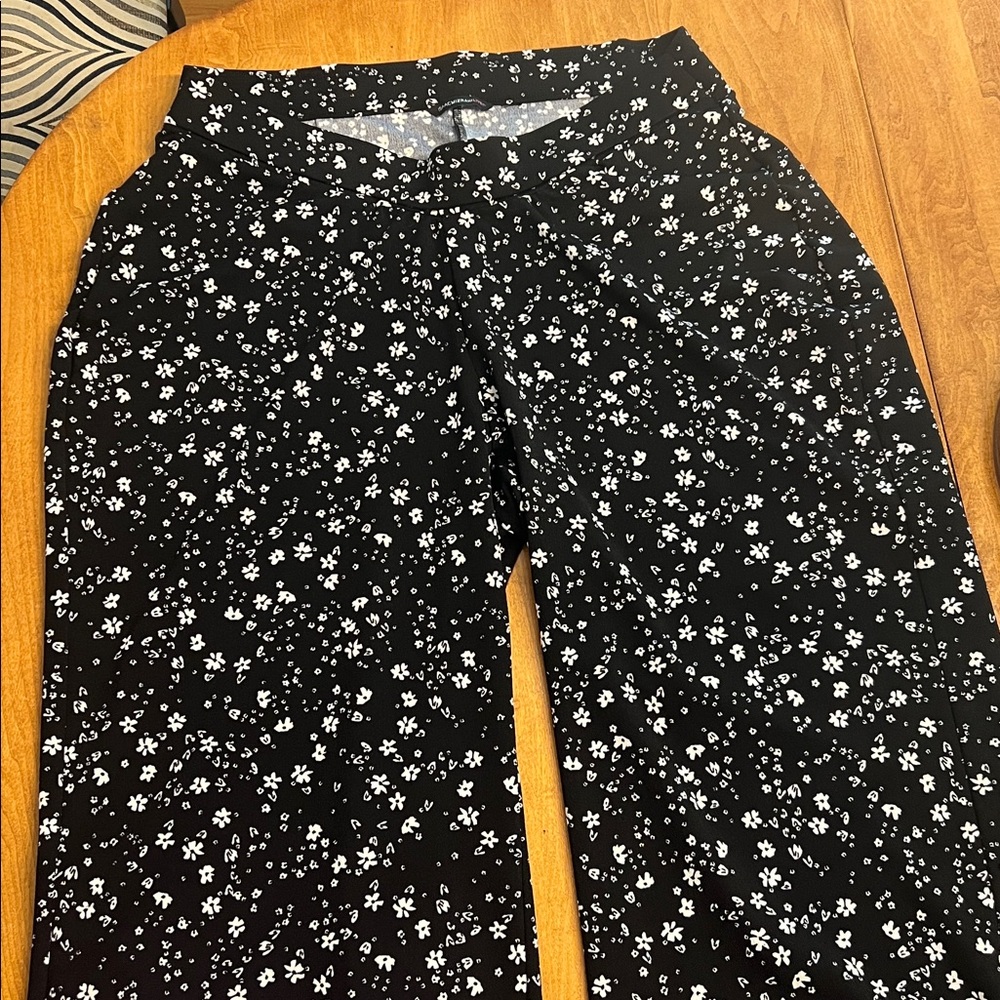 Isaac Mizrahi Black and White Floral Trousers